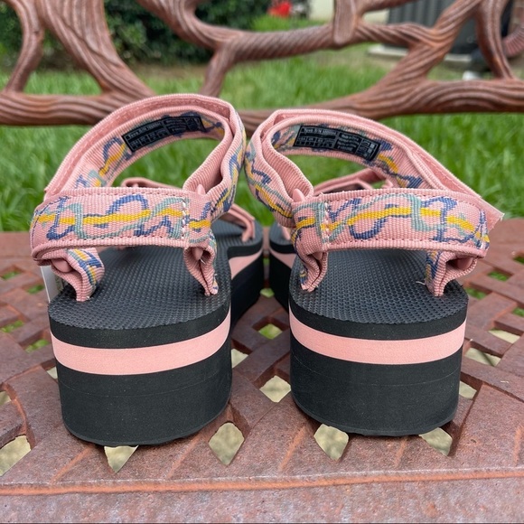 NWT Teva universal flatform sandal in ziggy rose tan - Picture 9 of 11